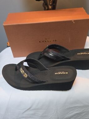 Coach Jaden Flip Flops Size 9.5